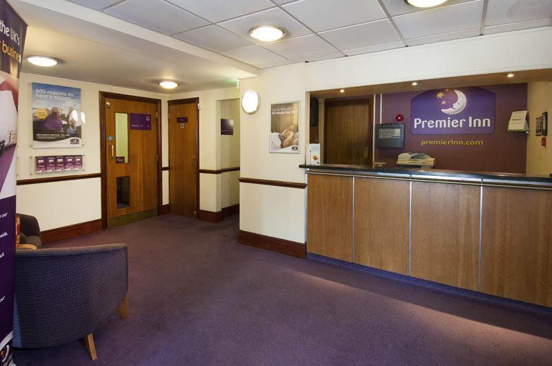 Premier Inn Milton Keynes South Bagian luar foto