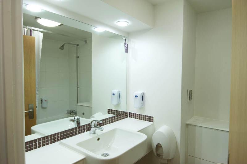 Premier Inn Milton Keynes South Bagian luar foto